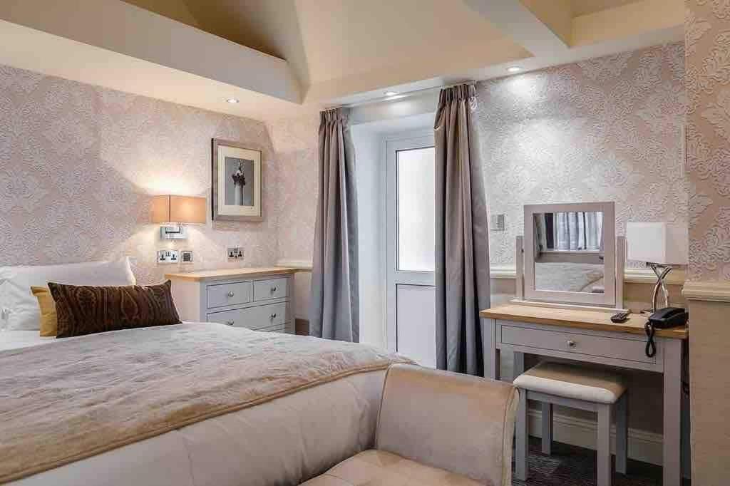 The Leonard * London