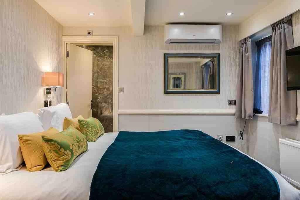 The Leonard * London