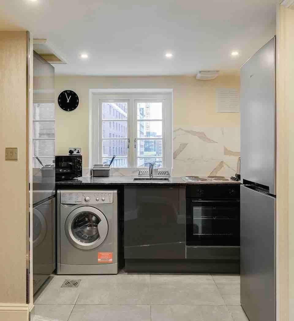 The Leonard Apartment *
