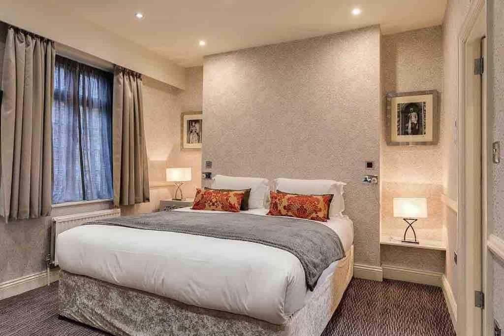 The Leonard Apartment
