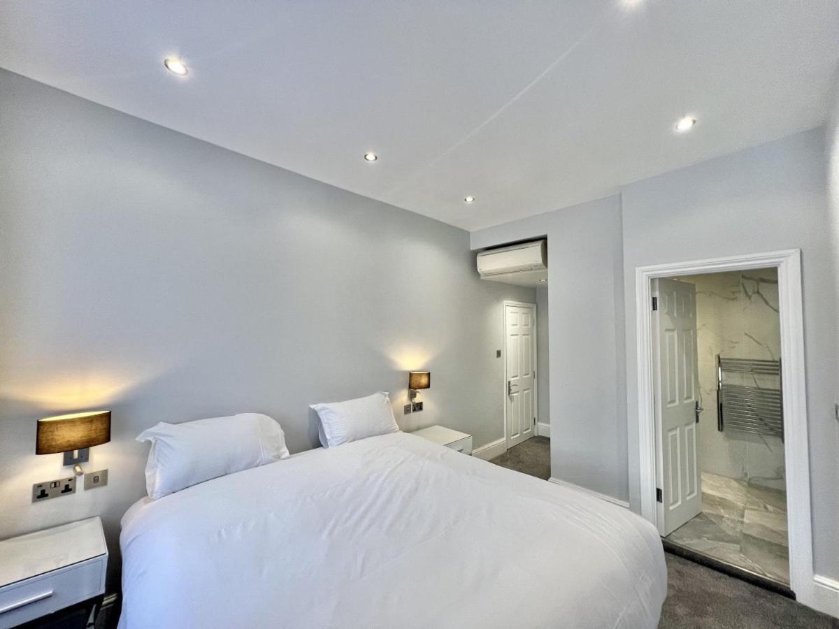 The Leonard London