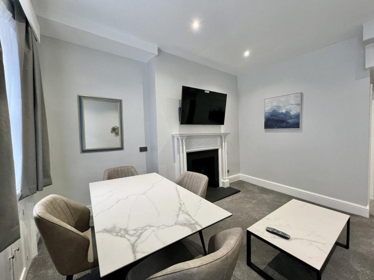 The Leonard Apartment *