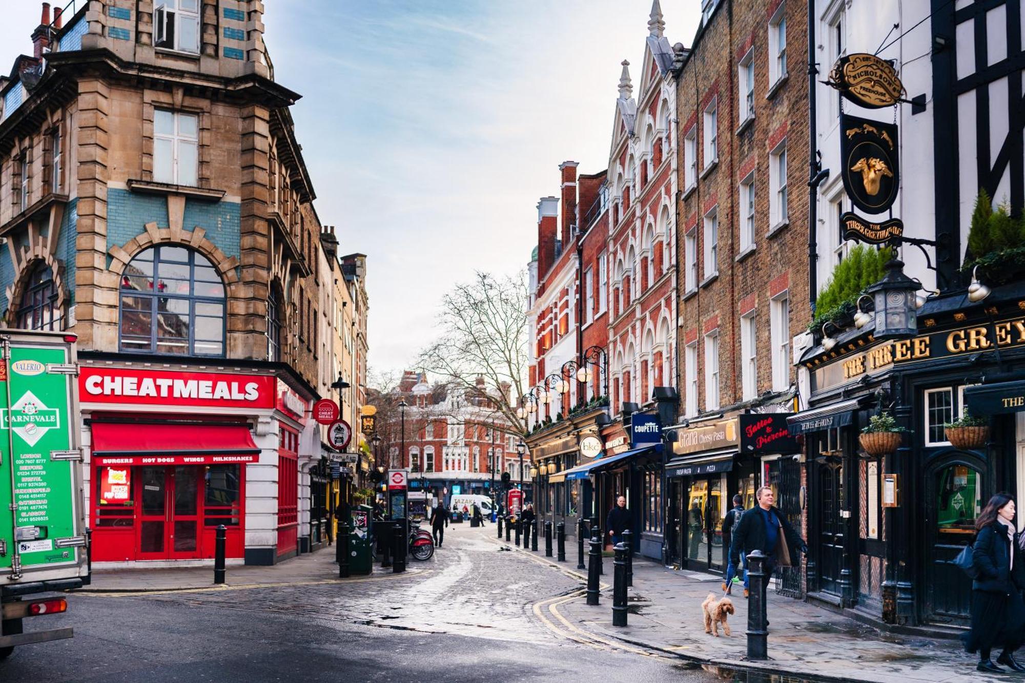 Quirky And Cosy Soho Stables House Apartment London