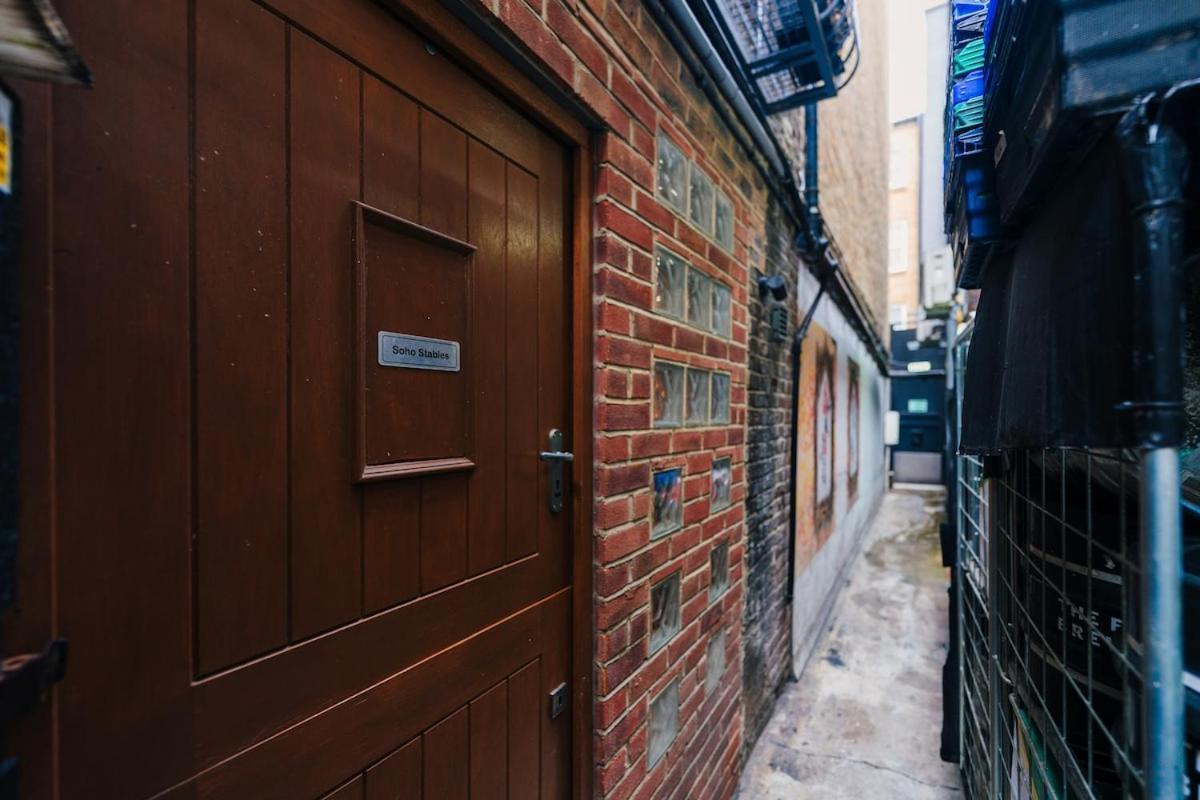 Quirky And Cosy Soho Stables House Apartment