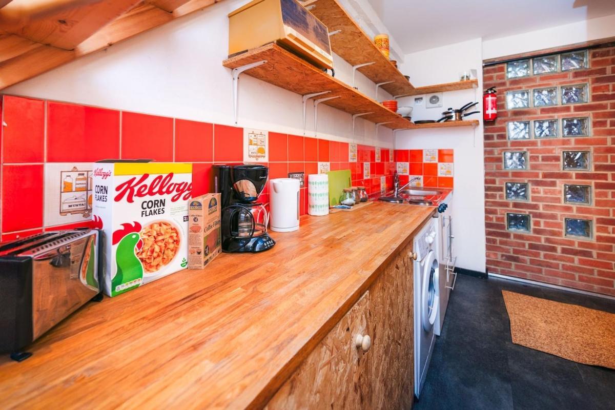 Quirky And Cosy Soho Stables House