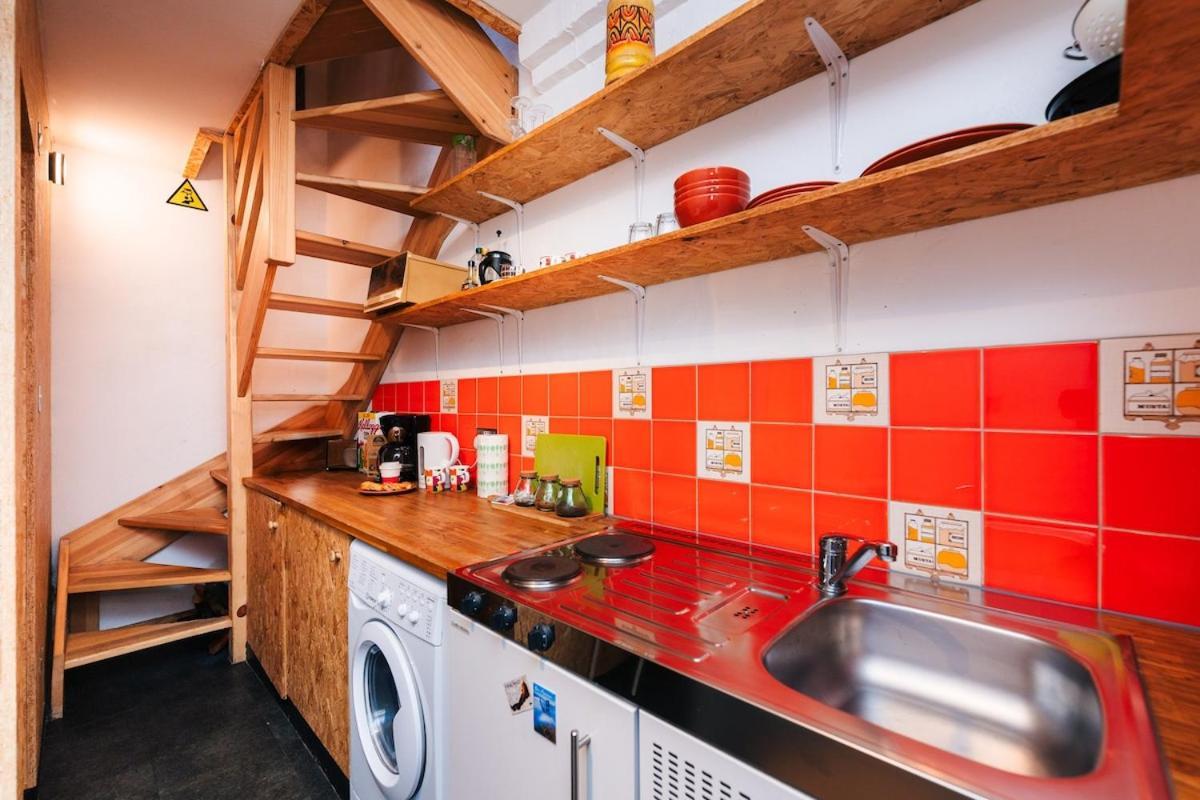 Quirky And Cosy Soho Stables House