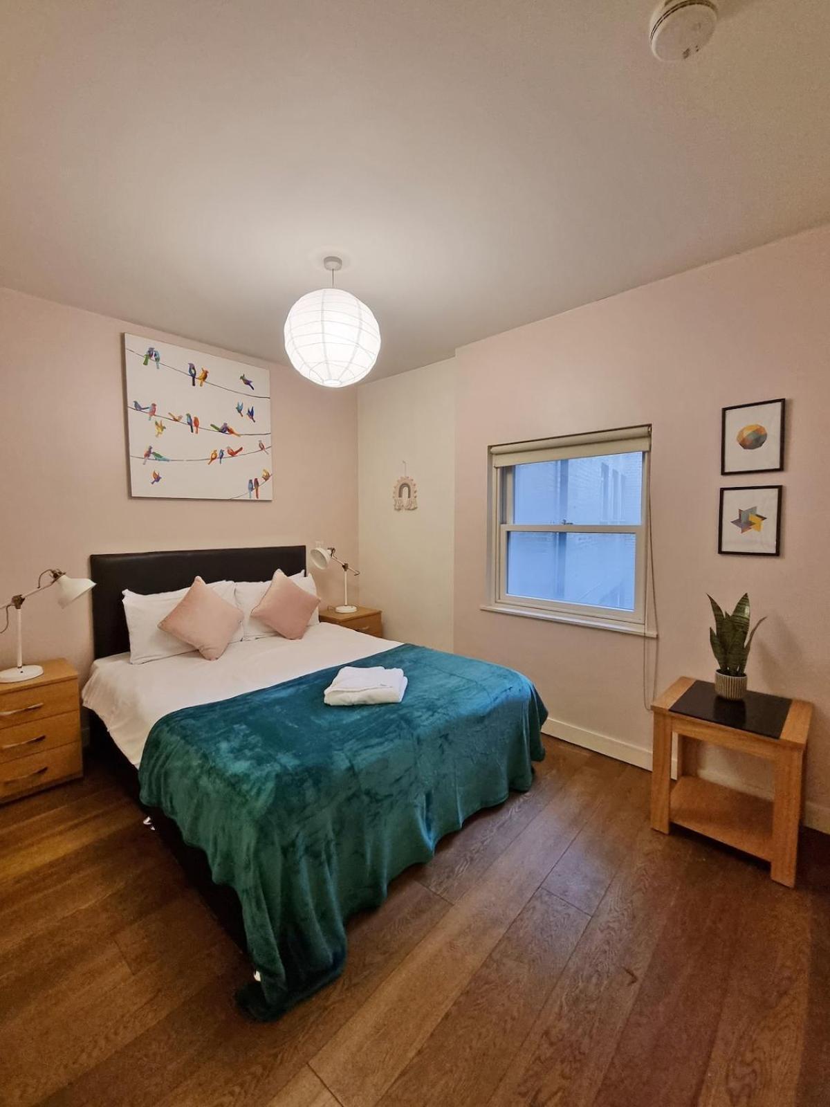 Centre Flat Near Sights London