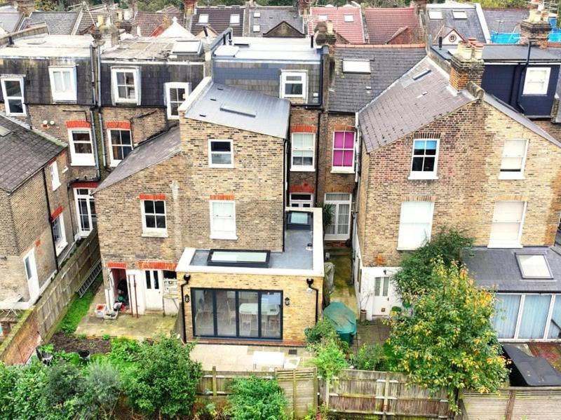 2 Bedroom 2 Bth Deluxe Suite, Netflix Games, Near Putney Station, Fulham And Wimbledon, Ideal For Business And Relocator Apartment *