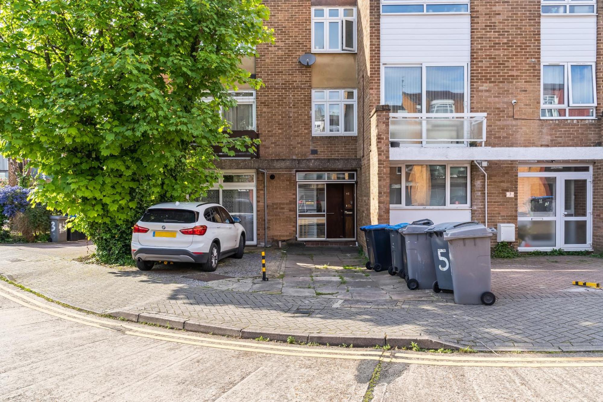 Wembley Stadium Free Parking Holiday home *