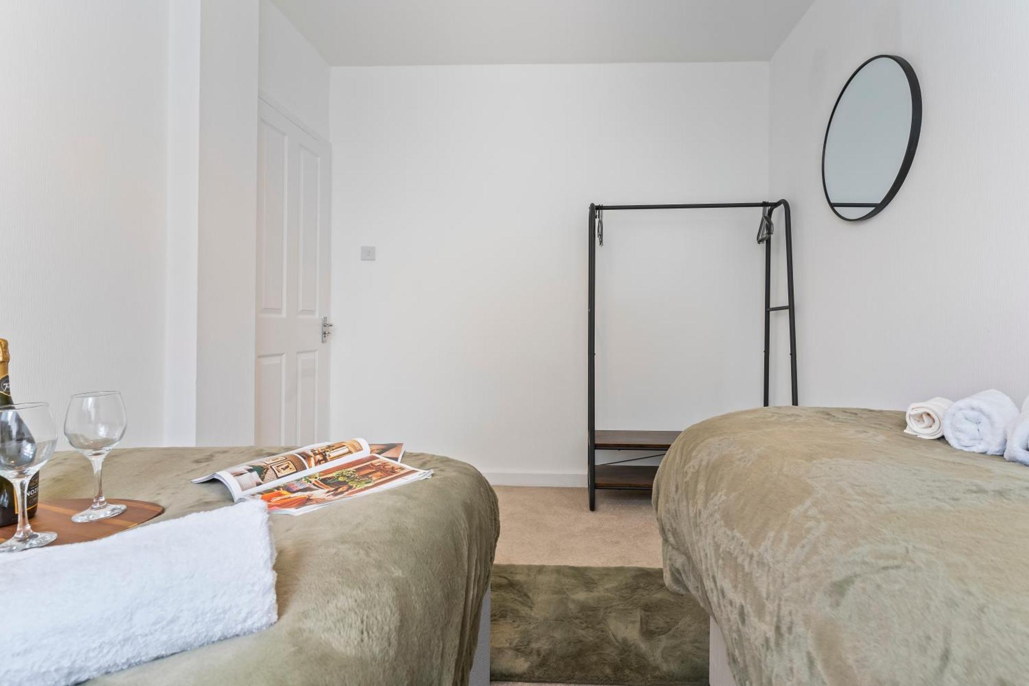 Wembley Stadium Free Parking Holiday home
