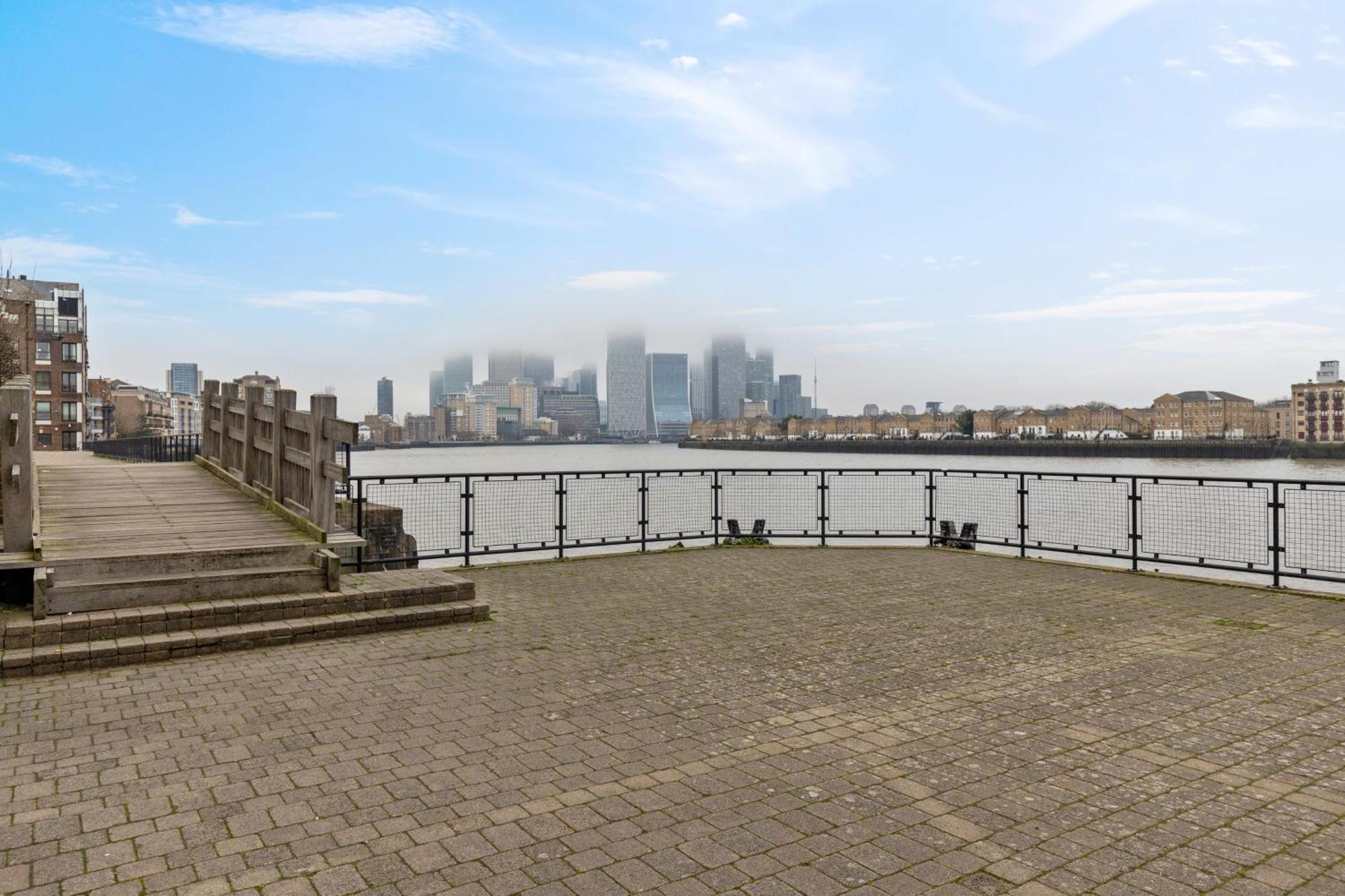 Parea Living - Quaint And Stylish Flat W Sunny Terrace Apartment