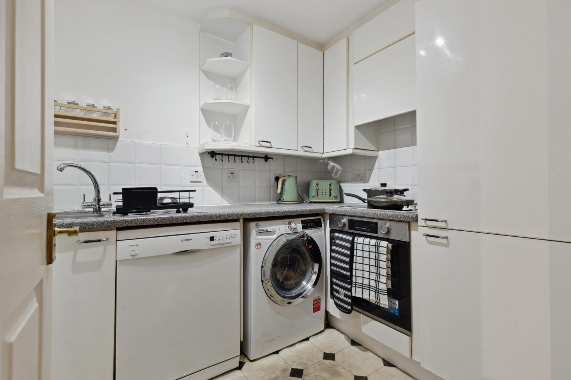 Parea Living - Quaint And Stylish Flat W Sunny Terrace Apartment London