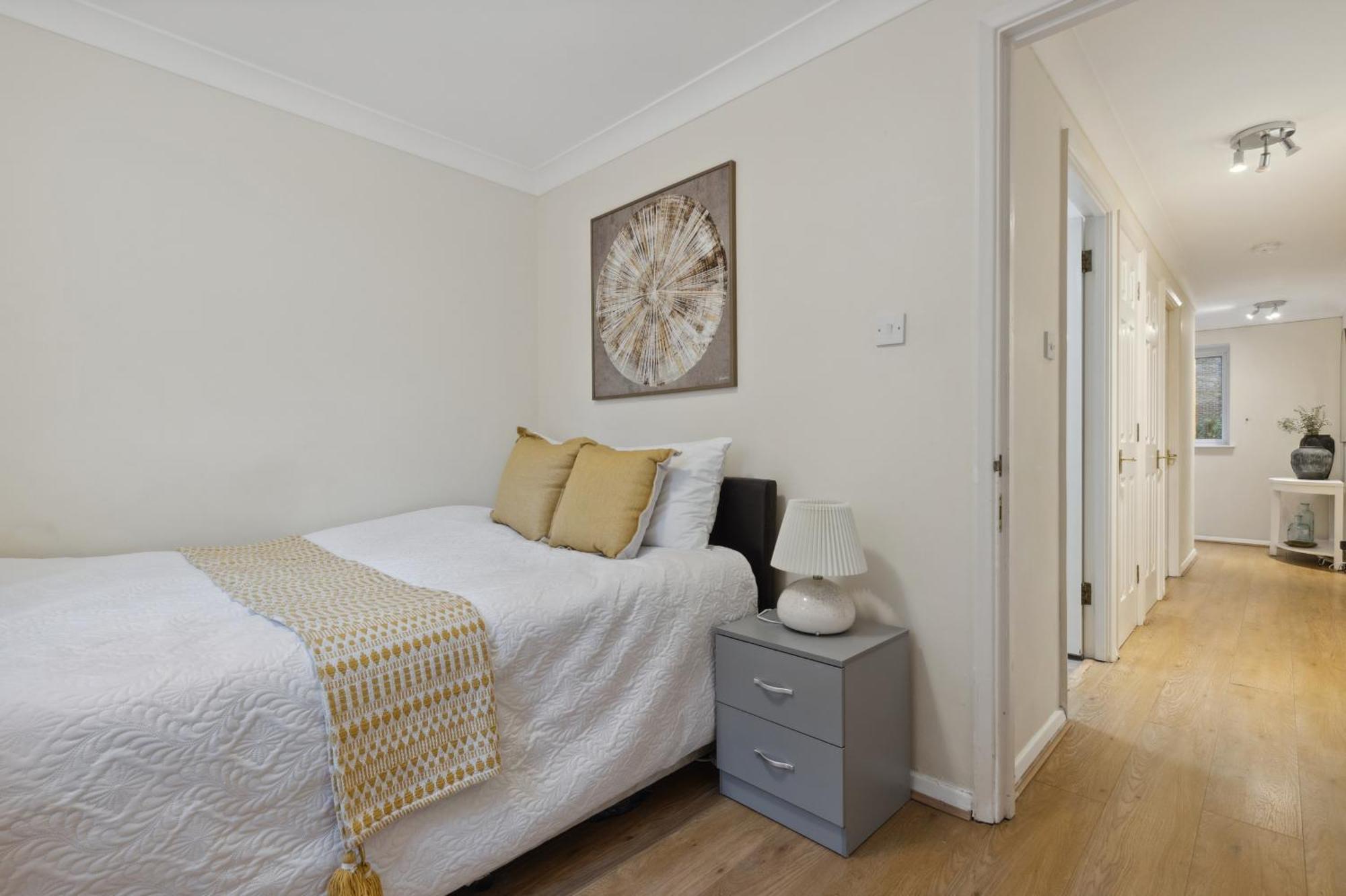 Parea Living - Quaint And Stylish Flat W Sunny Terrace Apartment *