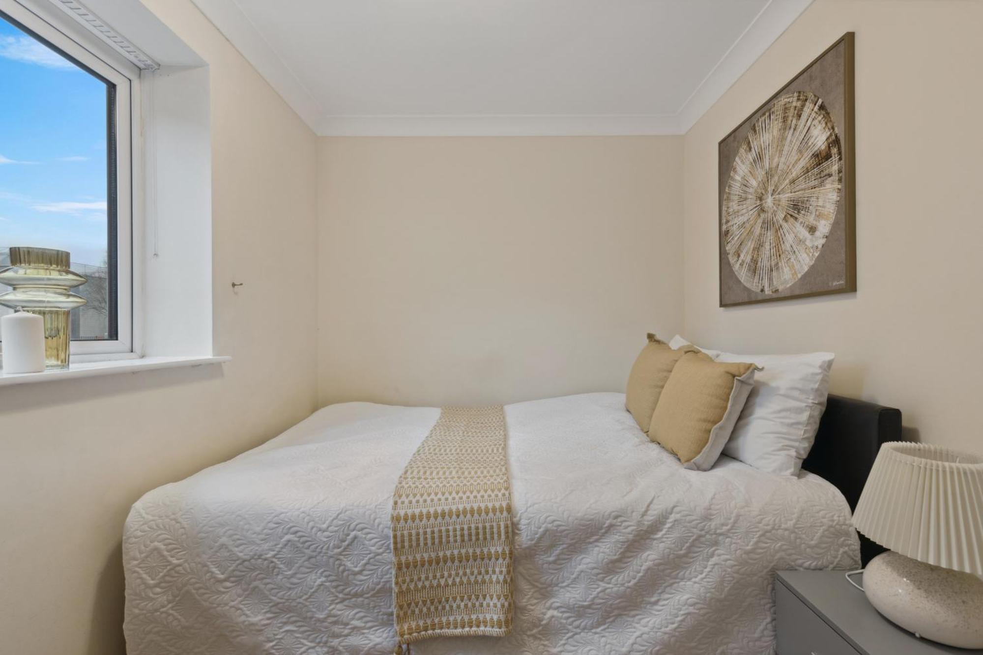 Parea Living - Quaint And Stylish Flat W Sunny Terrace