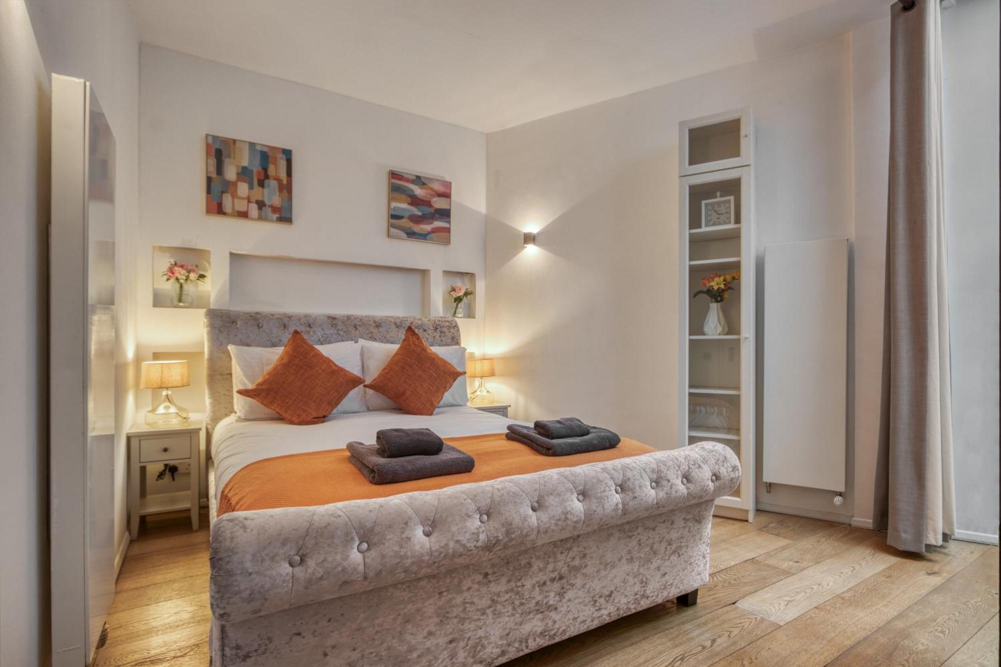 Award Winning 2 Bedroom House, King's Cross Londen