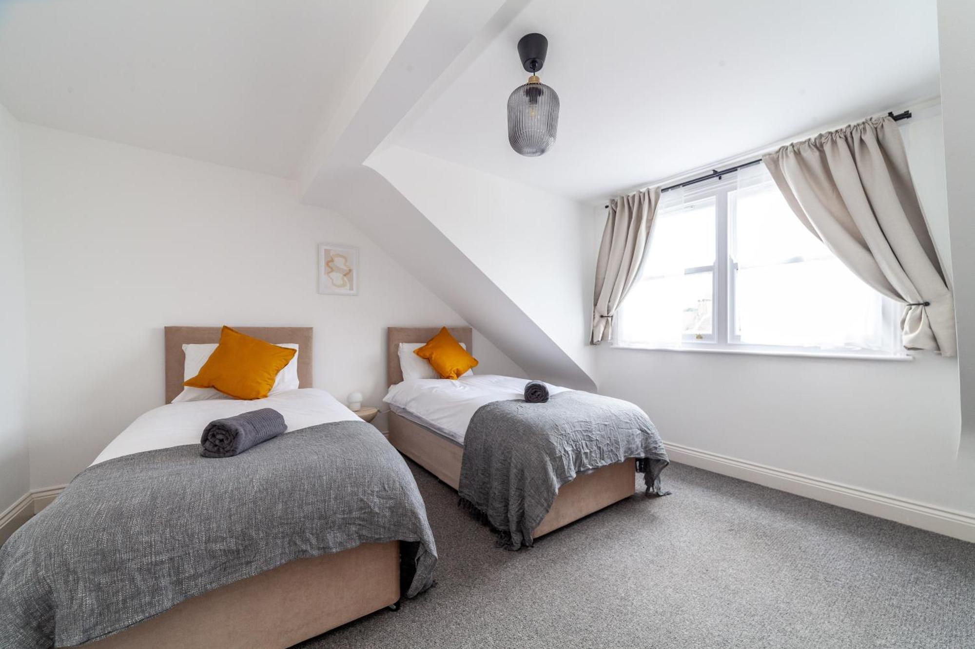 Arte Serviced Stratford - 3 Bedrooms 2 Bathrooms London, Stratford, Maryland, Free Parking, Garden, Weekly Or Monthly - Up To 8 Guests Ferienhaus
