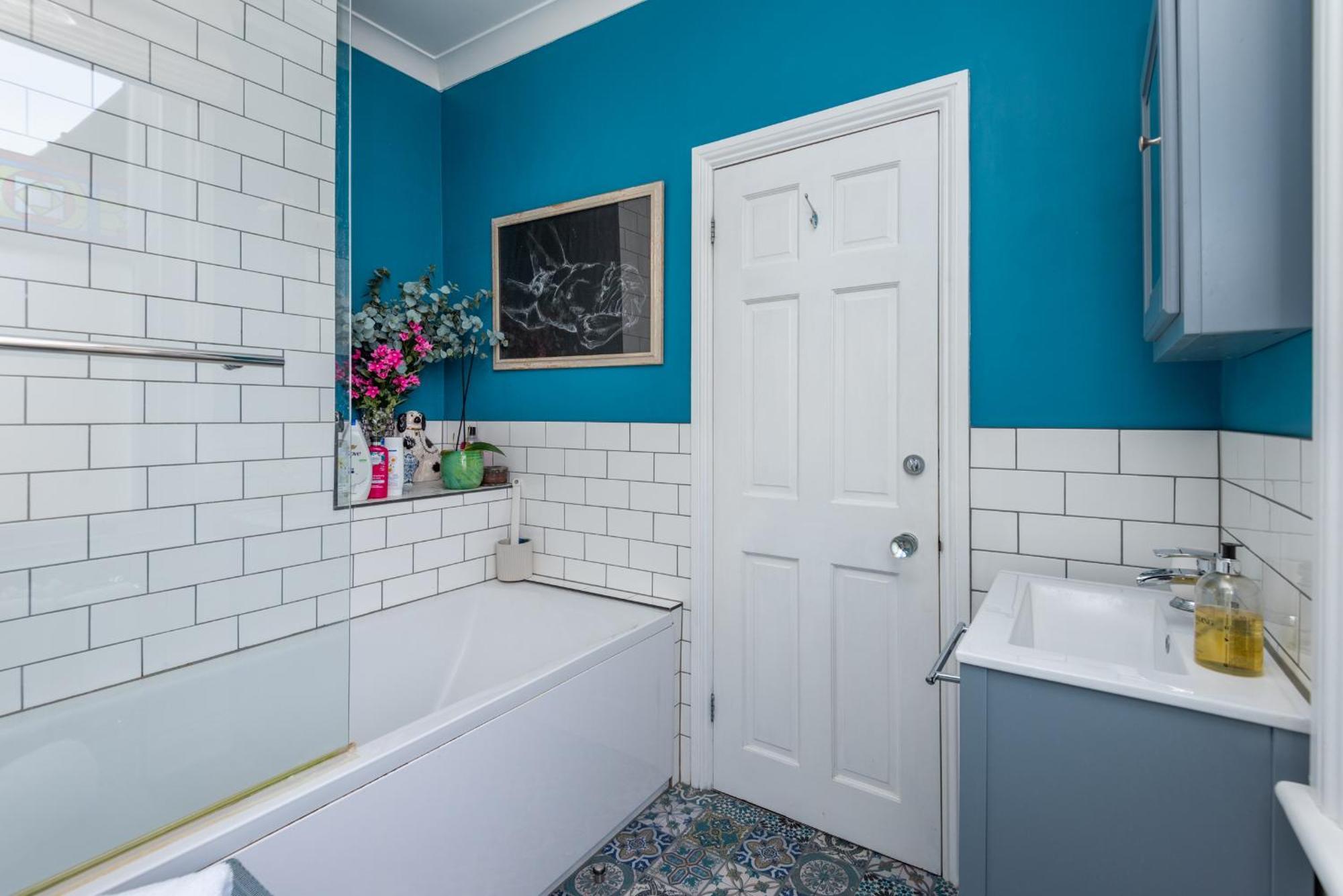 Stylish 2-bed 2-bath With Garden In Tooting London