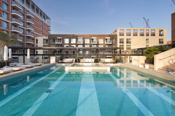 Synergy Bloom Nine Elms * London