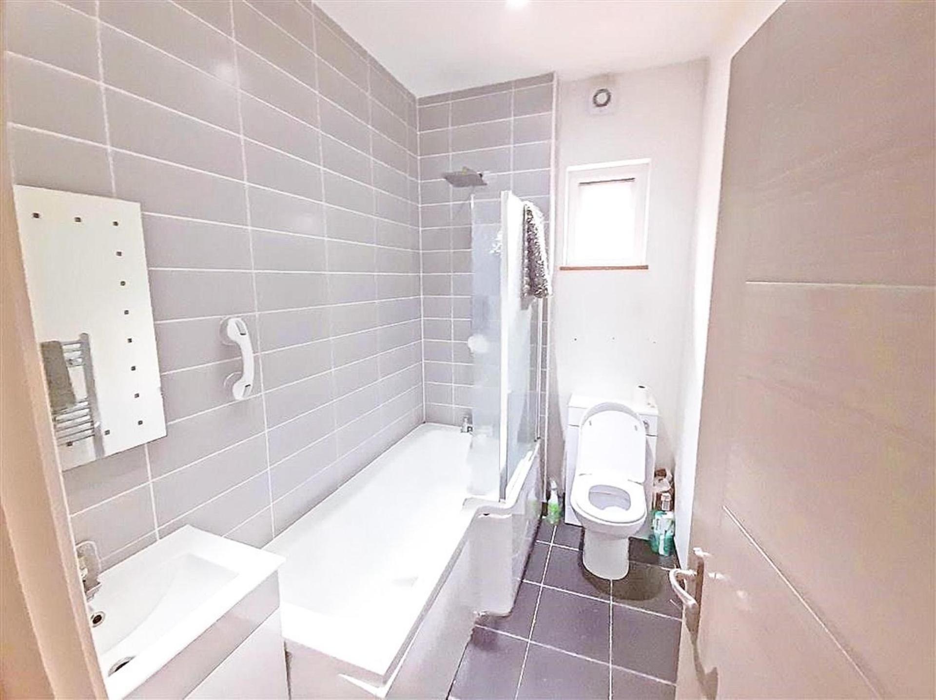 Apartment 2-bed In Herbert Road *