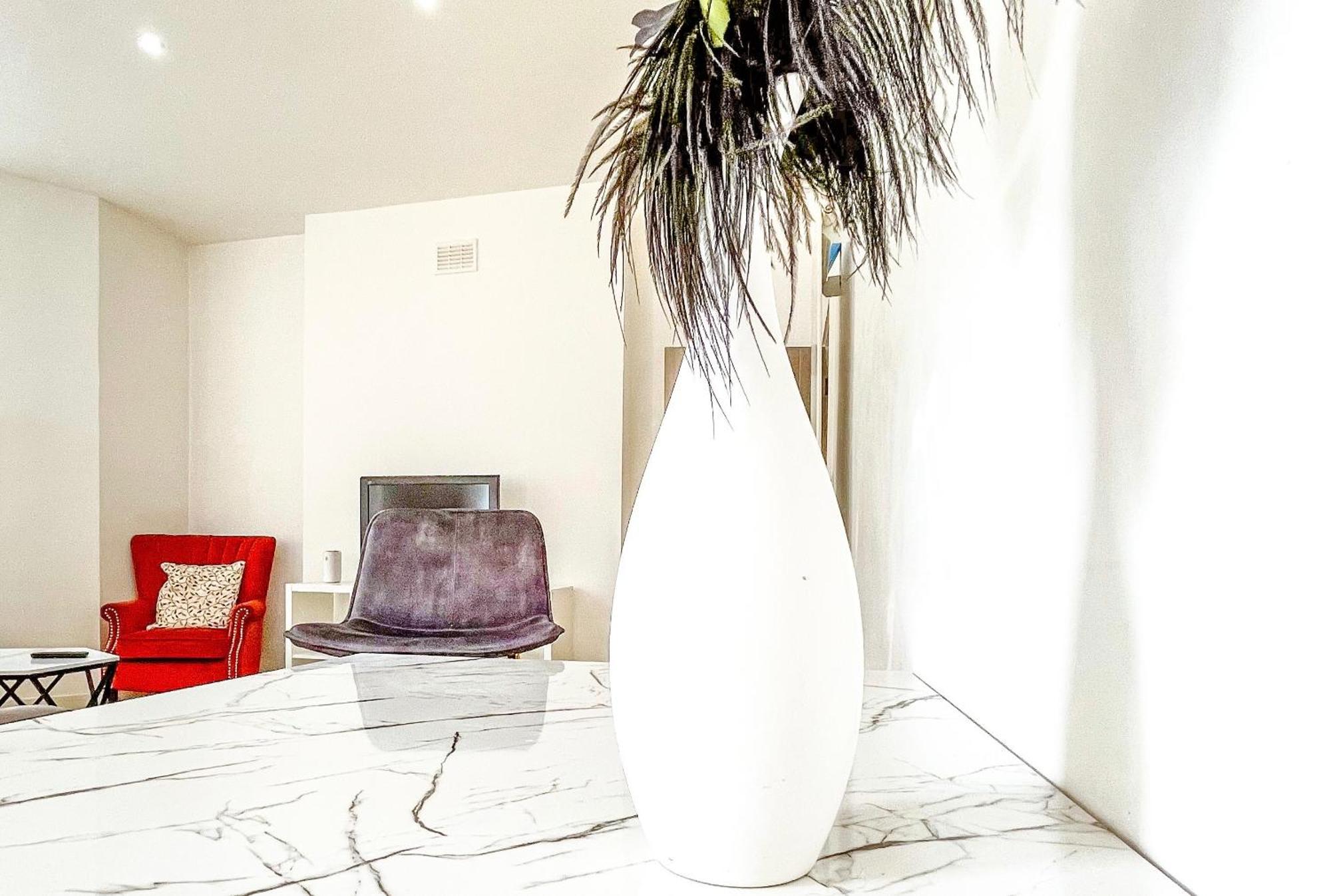 Apartment 2-bed In Herbert Road London