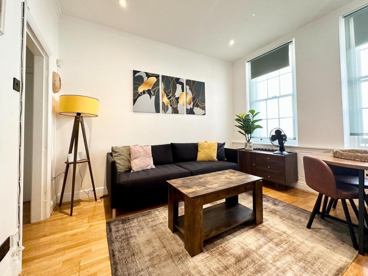 Serene Place In Centre * London