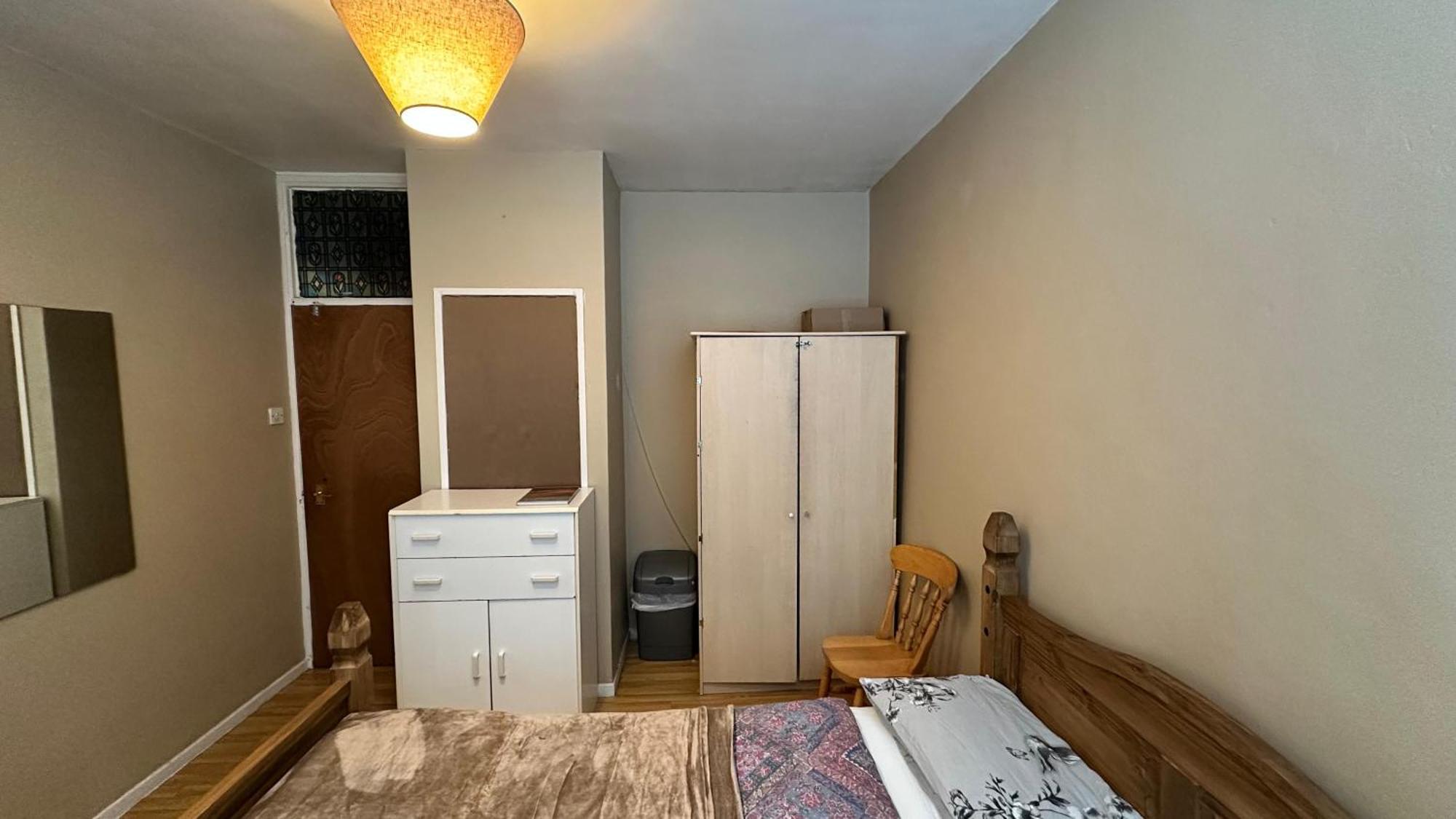 Spacious In Bed & Breakfast London