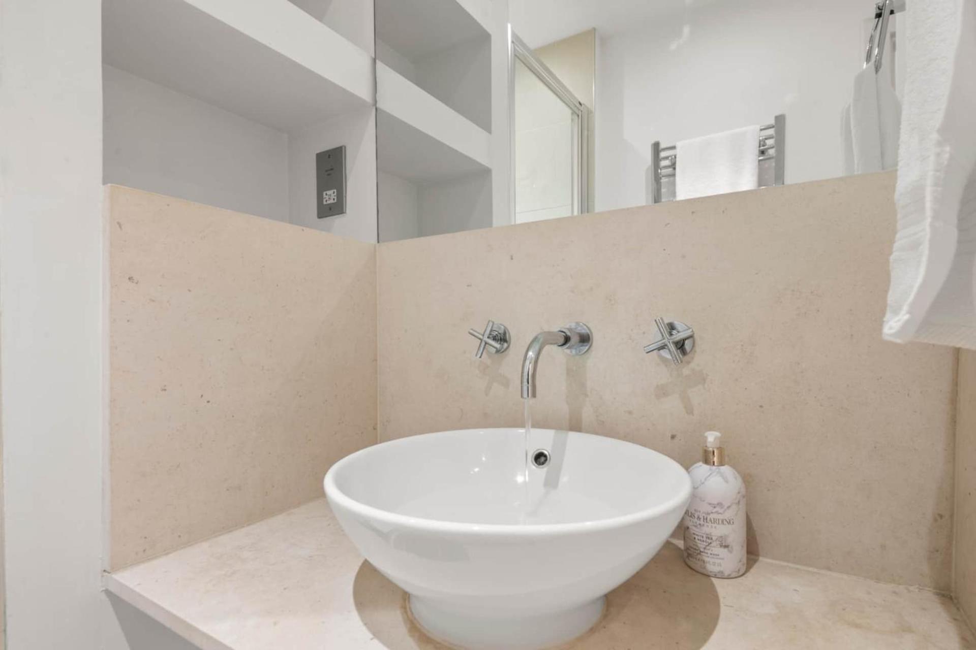 Londwell, Canary Wharf Stunning View Penthouse Apartment London