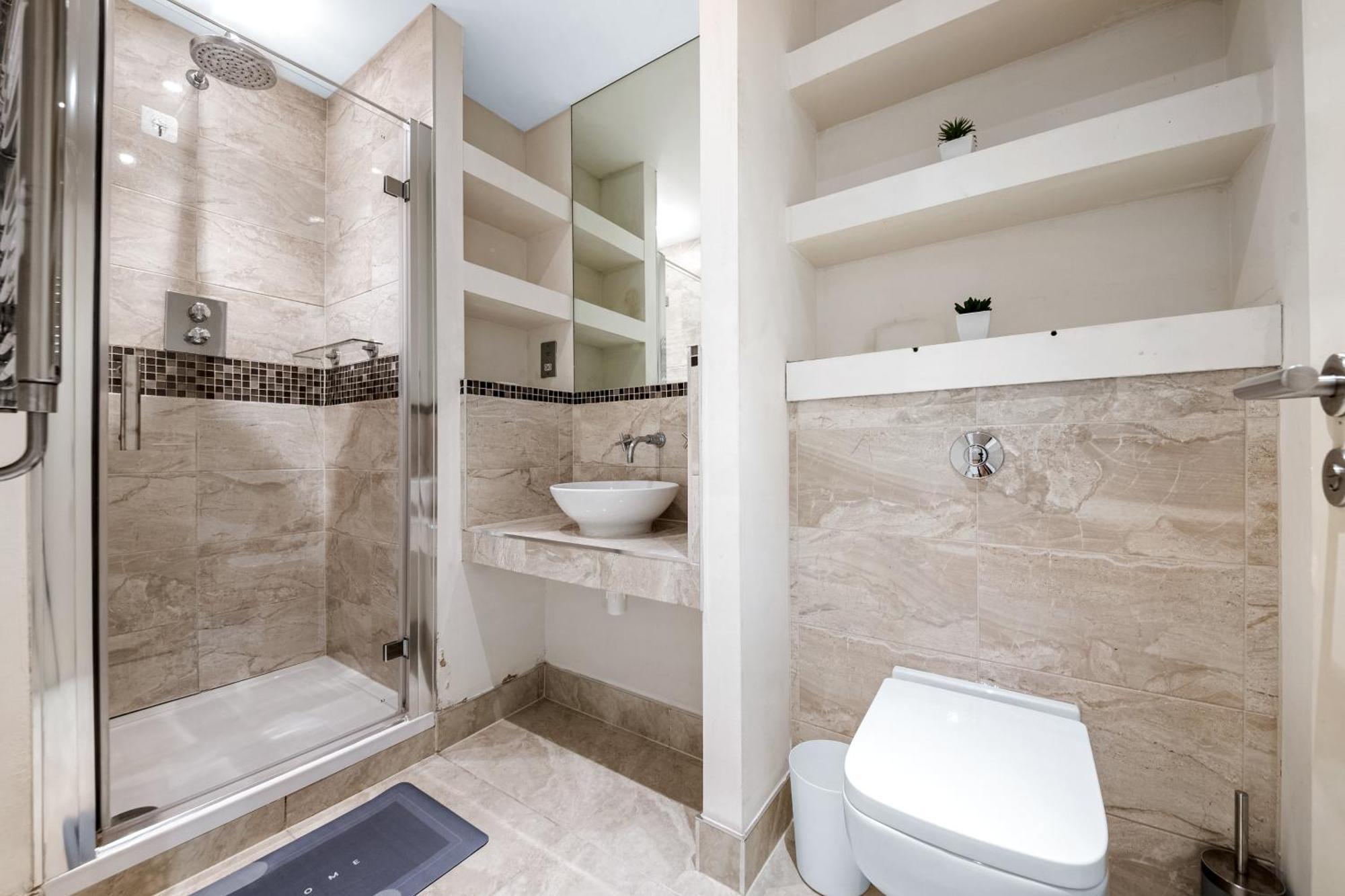 Londwell, Canary Wharf Boutique Balcony Apartment London