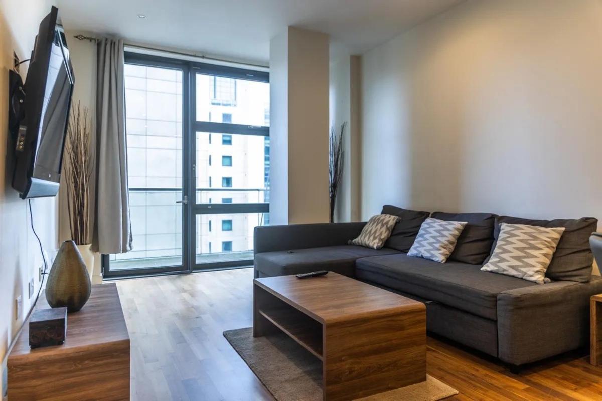 Londwell, Canary Wharf Boutique Balcony Apartment London