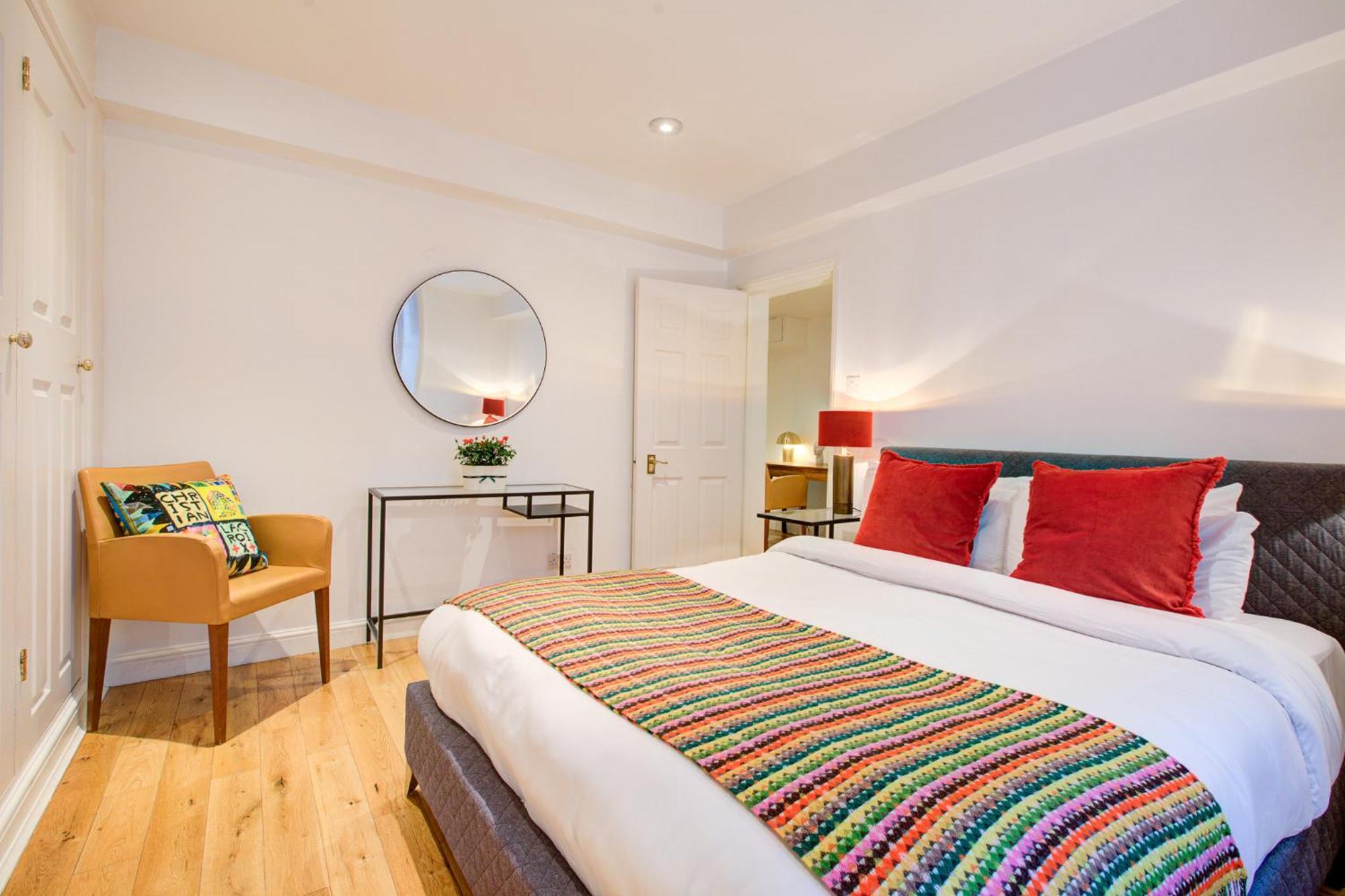 1 Bdr Flat In Marylebone Apartment