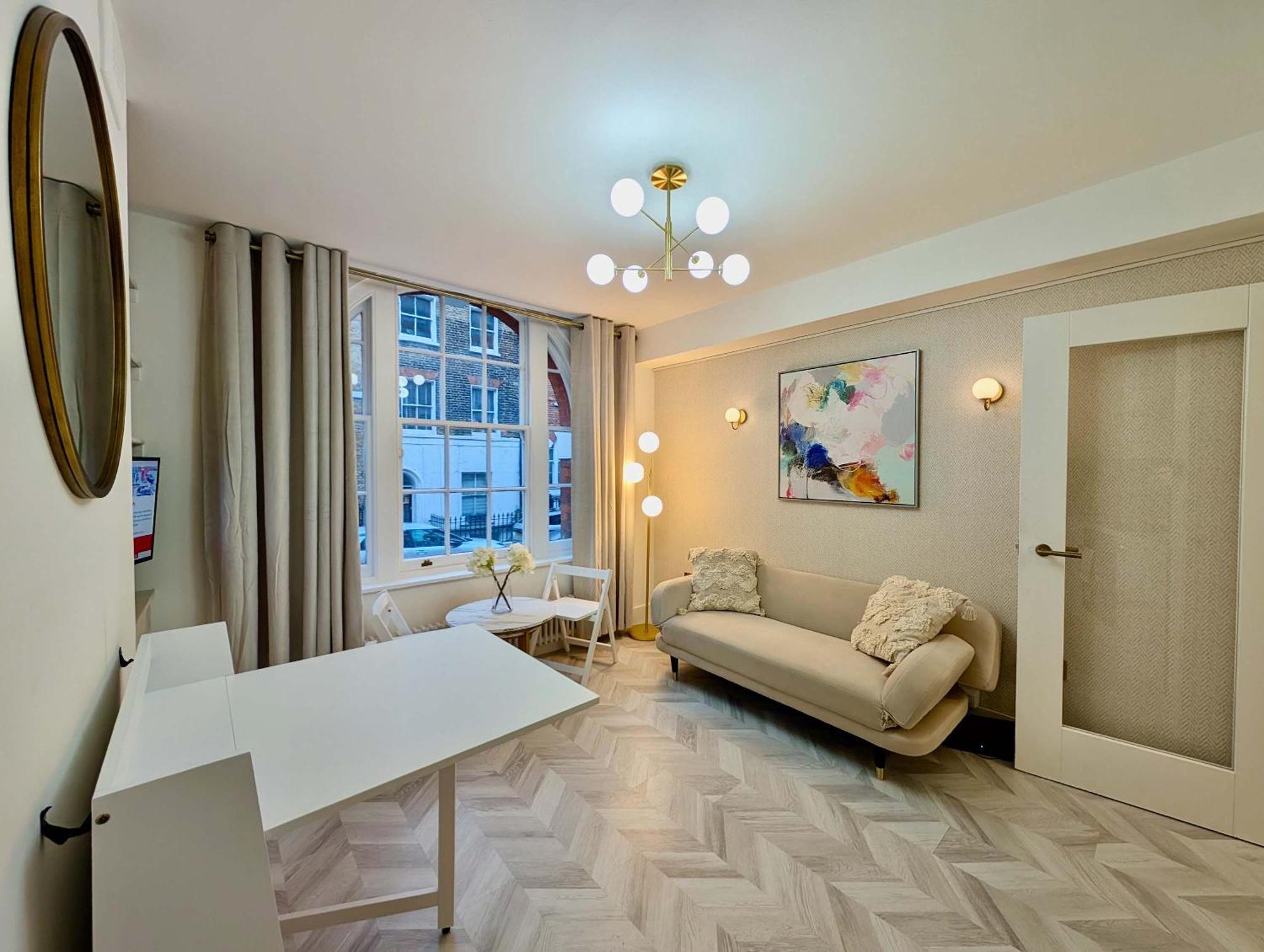 Stunning Flat In *