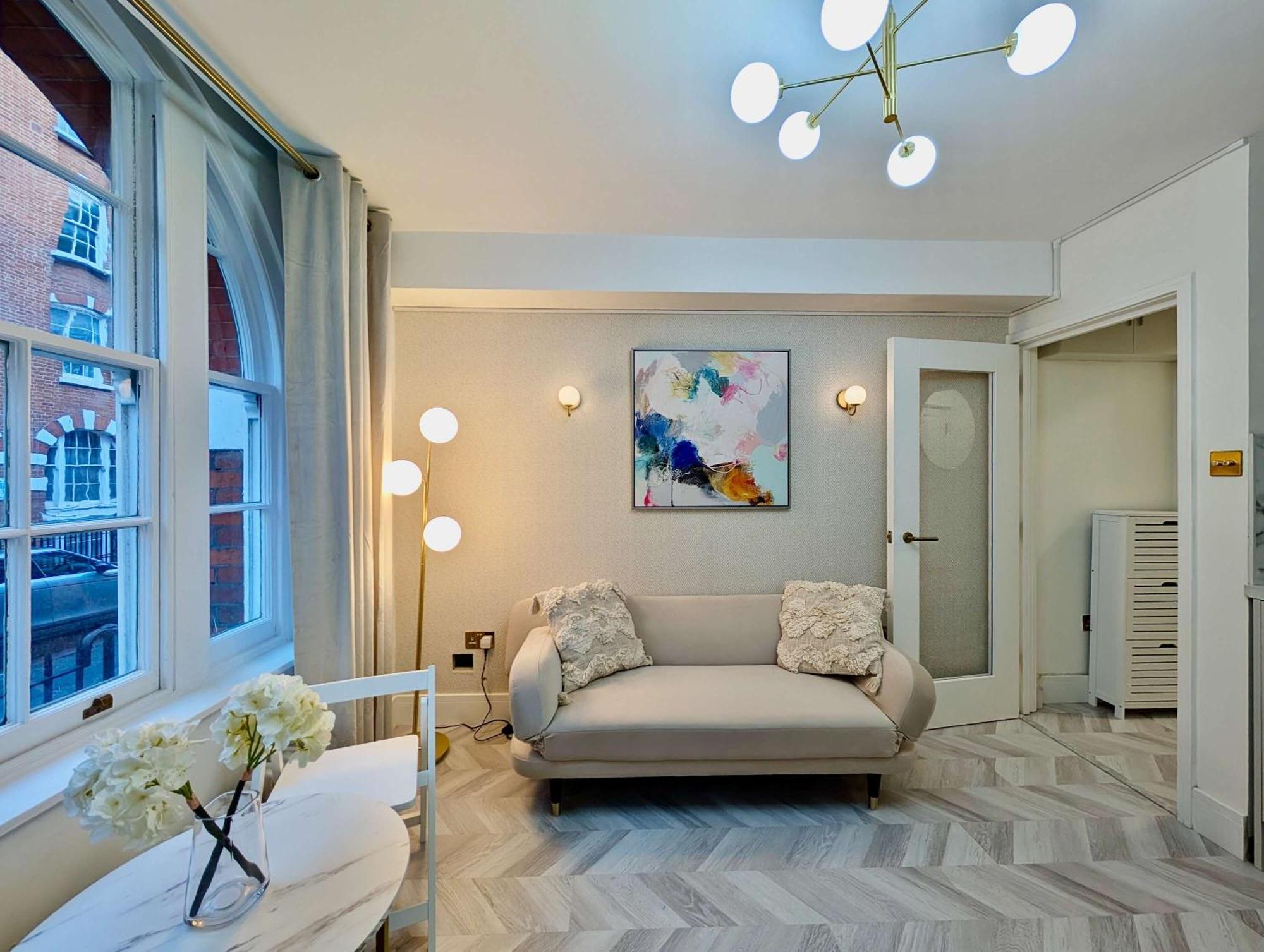 Stunning Flat In Apartment London