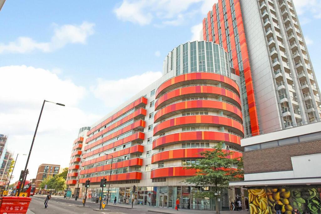 Auracasa 2 Bed O2 Canning Londen