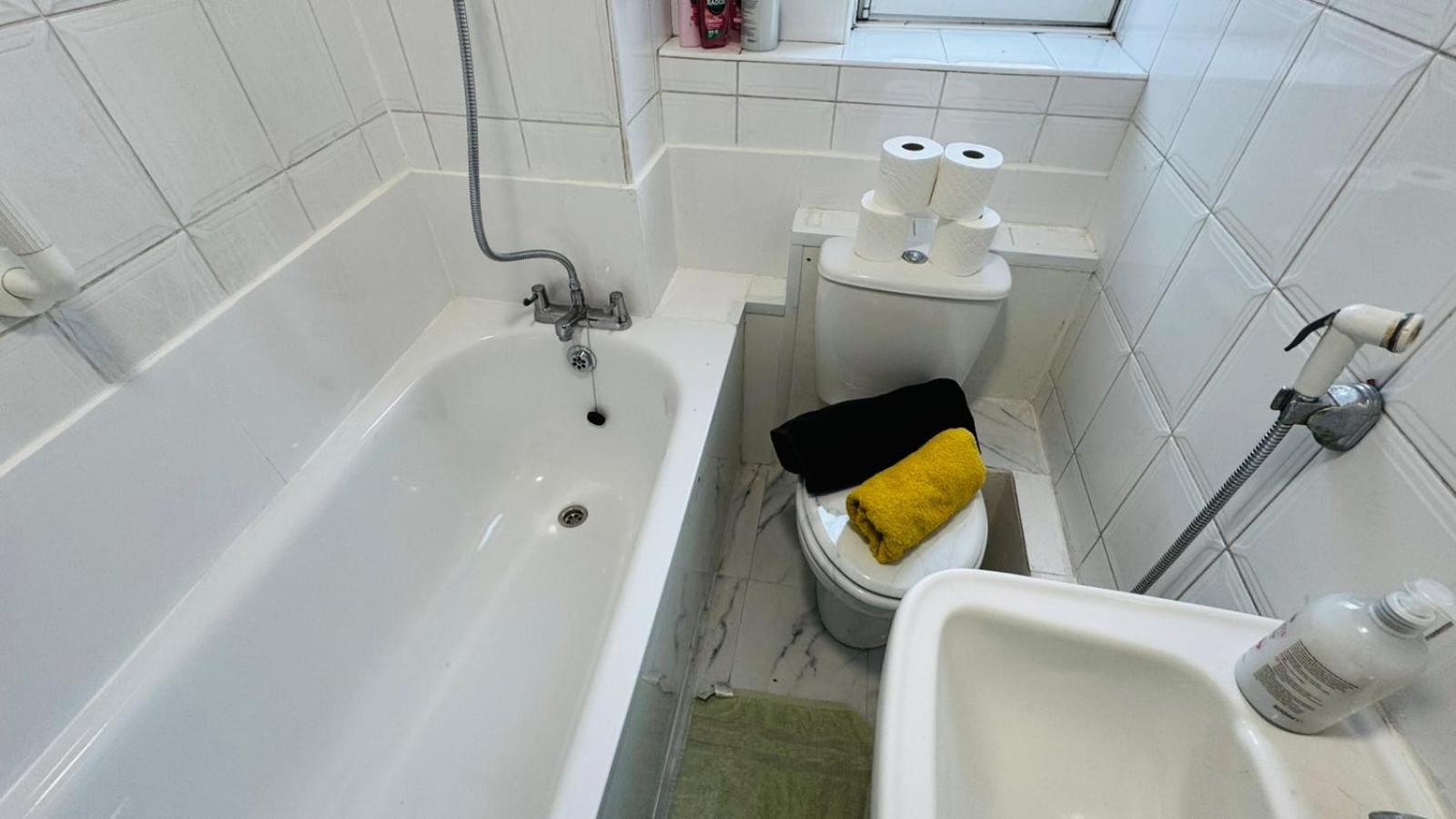 Edgware Road For 4 Guests Homestay *