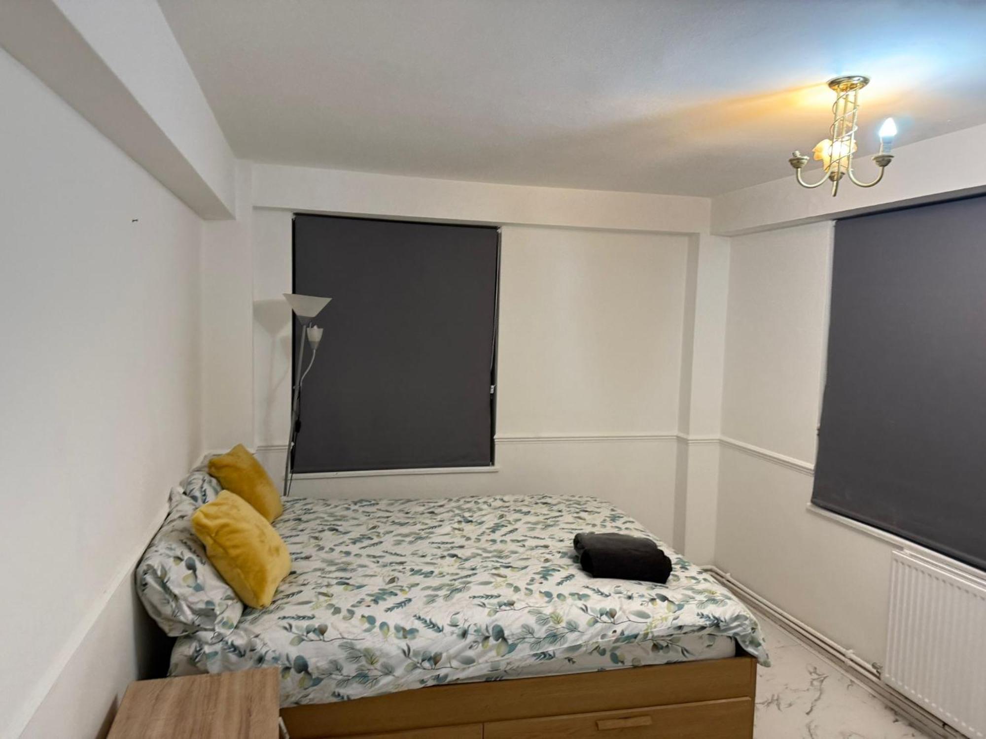 Edgware Road For 4 Guests *