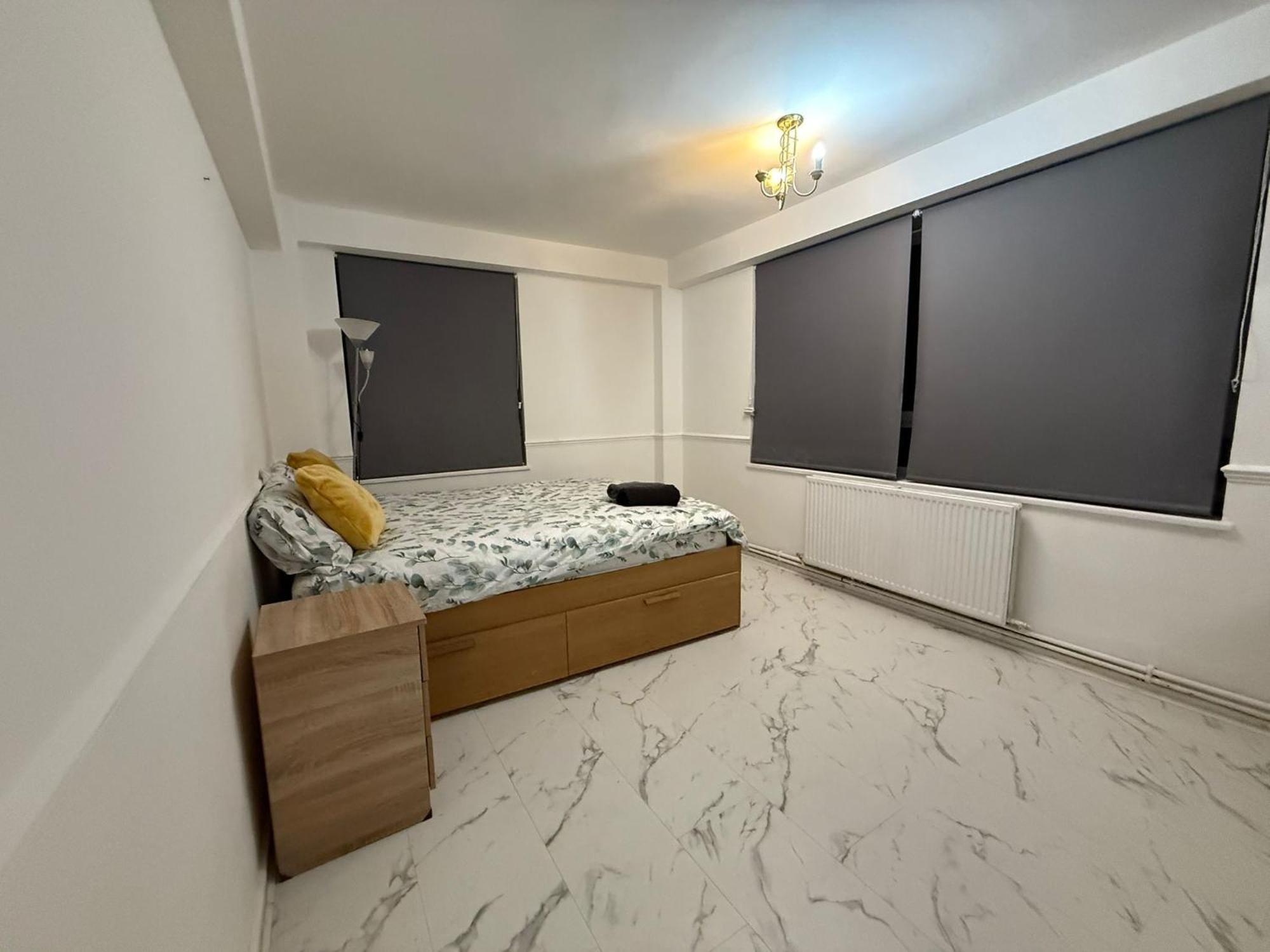 Edgware Road For 4 Guests Homestay *