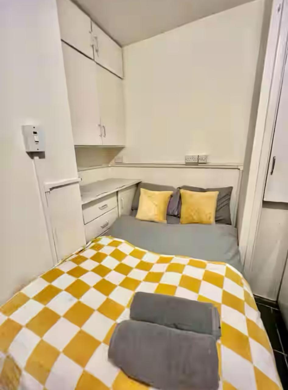 Homestay Regents Park Private With Kitchen