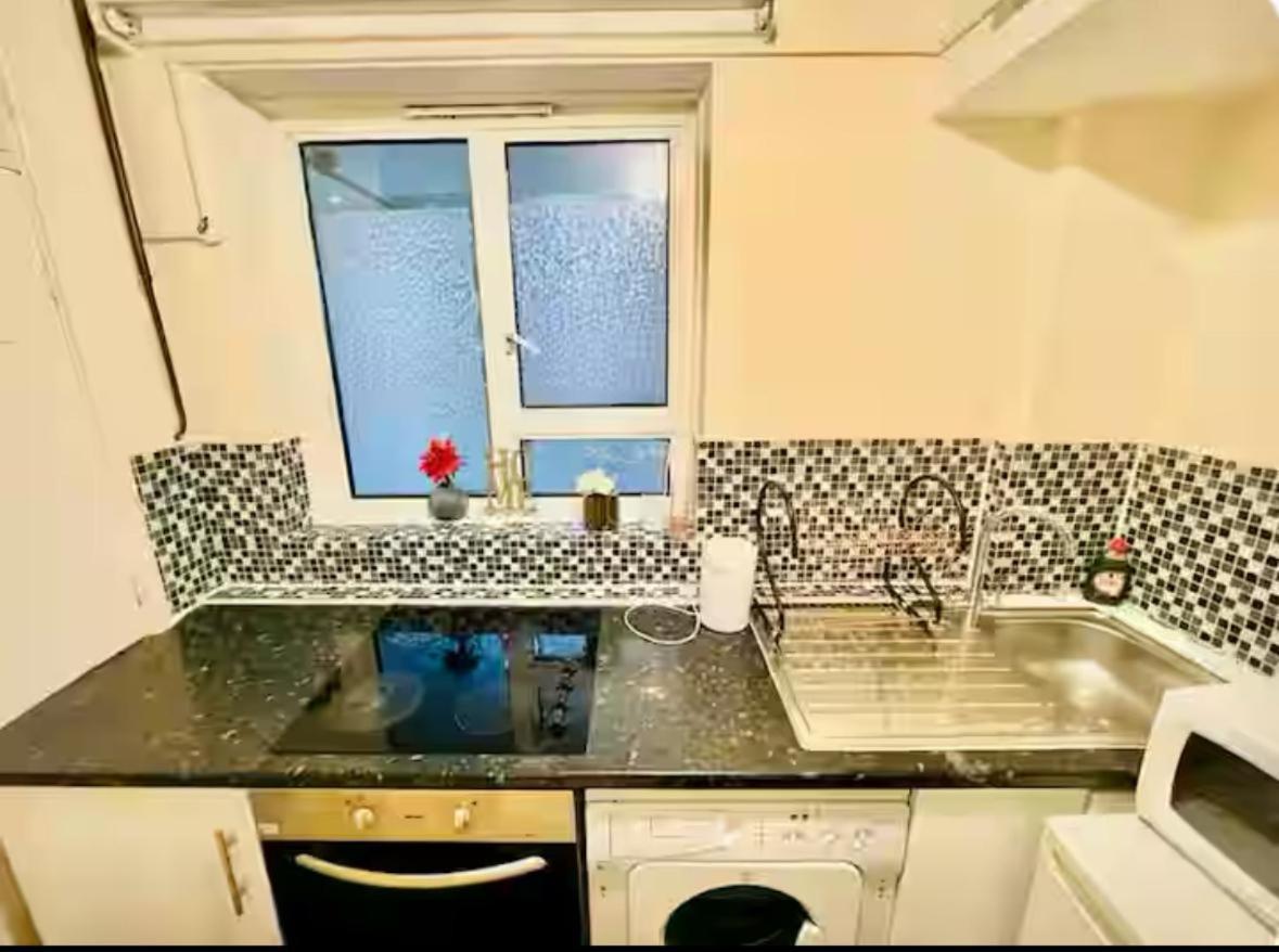 Regents Park Private With Kitchen London