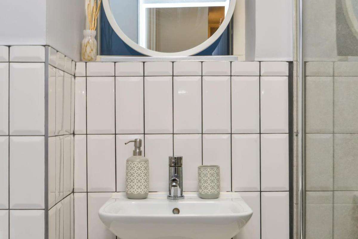 Modern 2-bed Nw Near Camden - Great Location & Transport * London