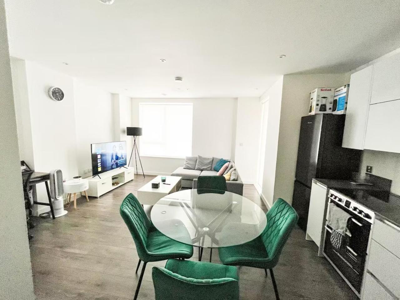 Apartment Kins Place *
