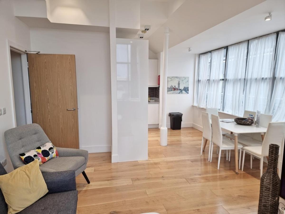 2bed Flat At Bridge With Shard Views & Lift London