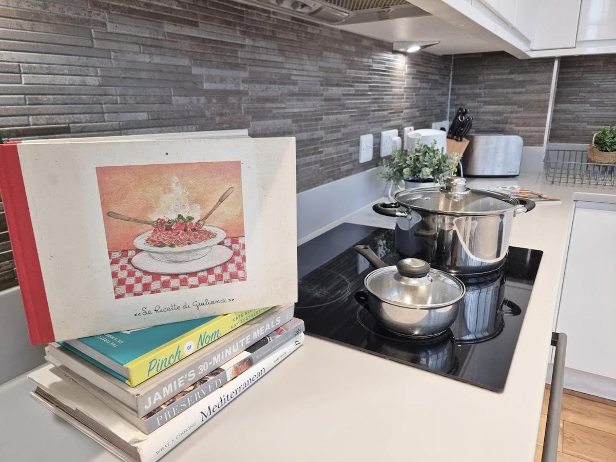 2bed Flat At Bridge With Shard Views & Lift Apartment London