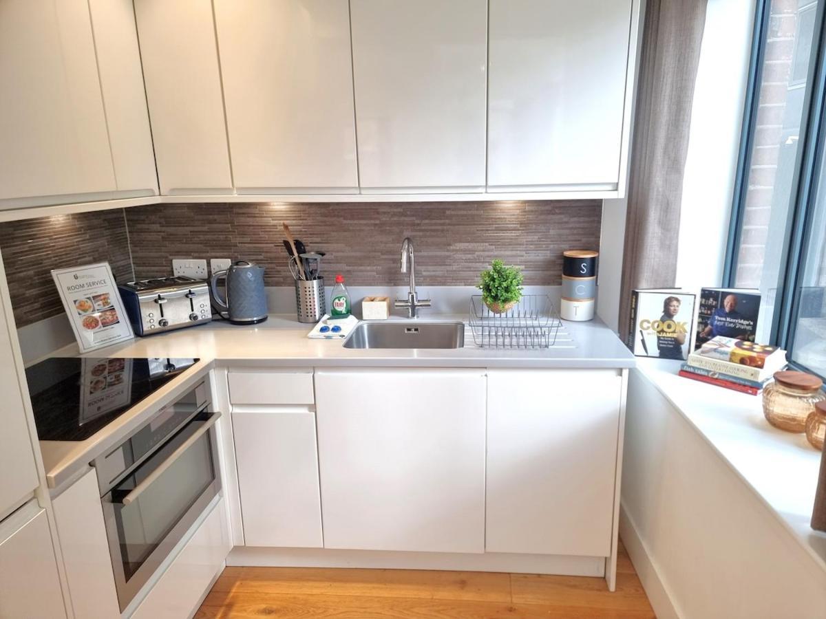 2bed Flat At Bridge With Shard Views & Lift Apartment London