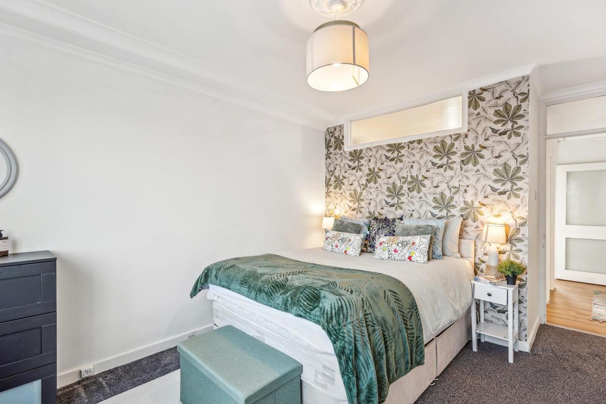 Apartment Spacious2br-balcony-parking-25mincentrallondon *