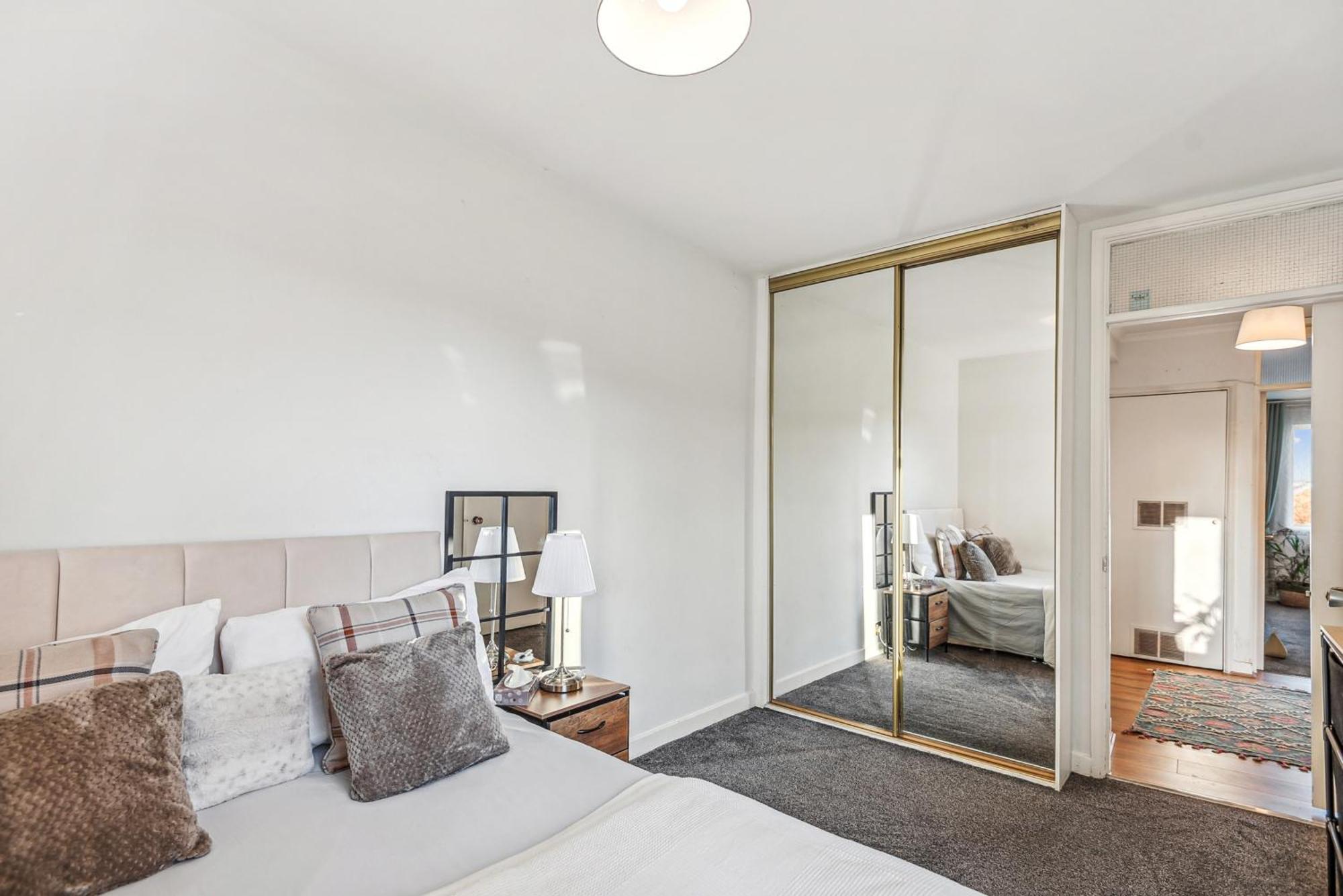 Apartment Spacious2br-balcony-parking-25mincentrallondon London