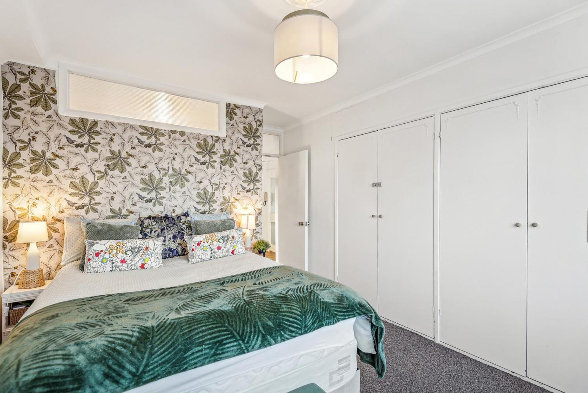 Spacious2br-balcony-parking-25mincentrallondon * London