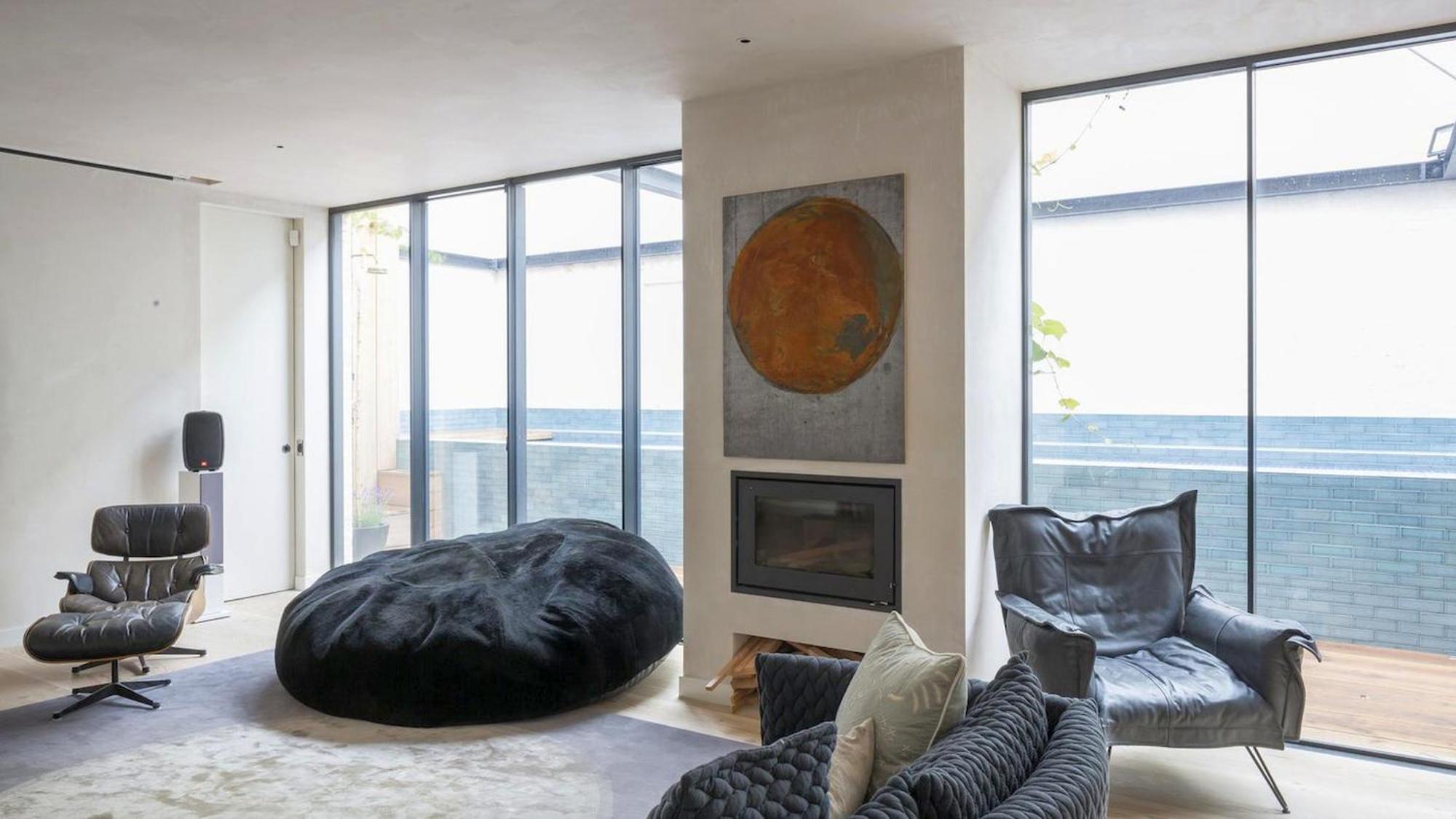Kyle With Garden And Heated Pool London