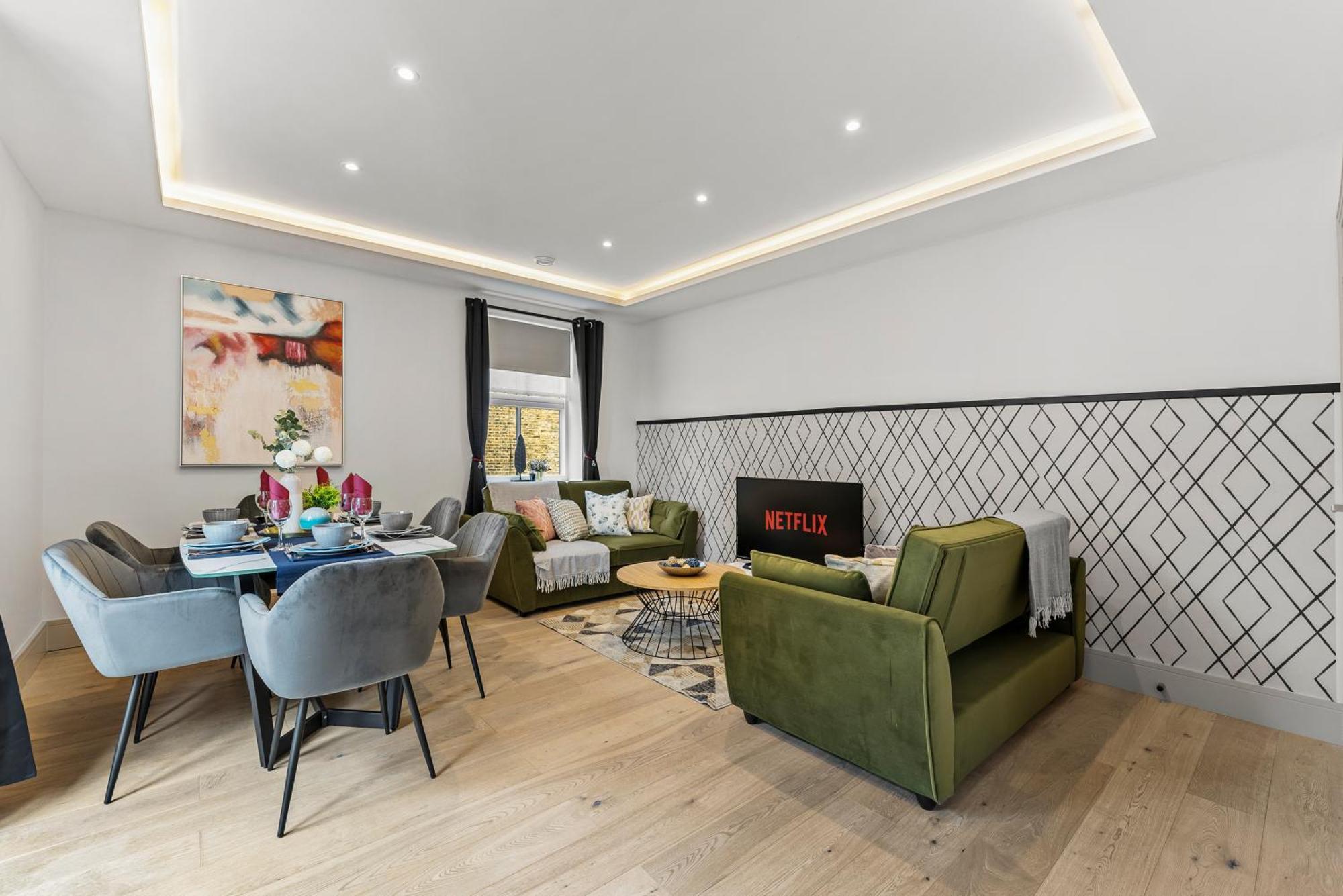 Stunning 2 Bed Flat In - Sleeps 8 -balcony Apartment London