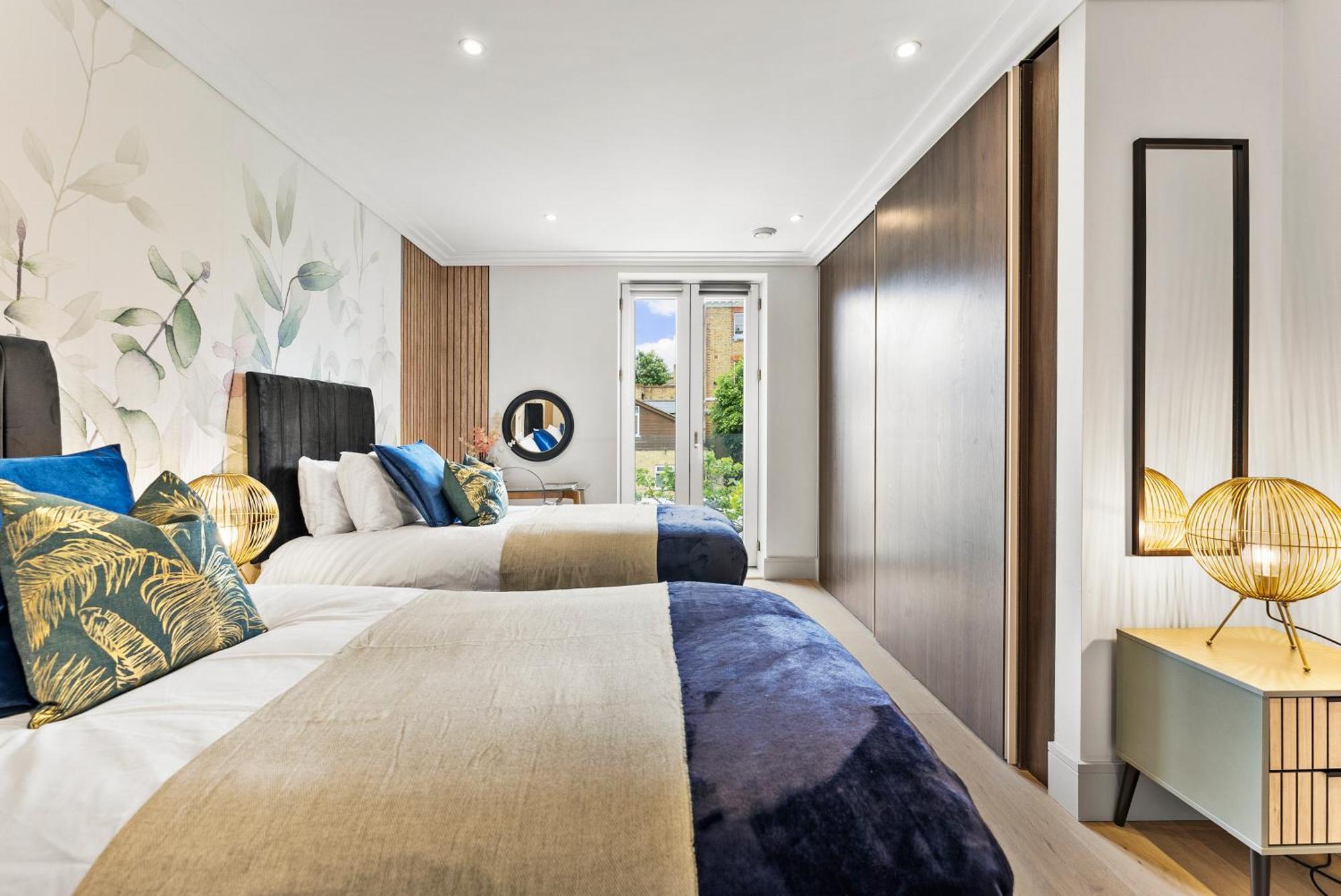 Apartment Stunning 2 Bed Flat In - Sleeps 8 -balcony *