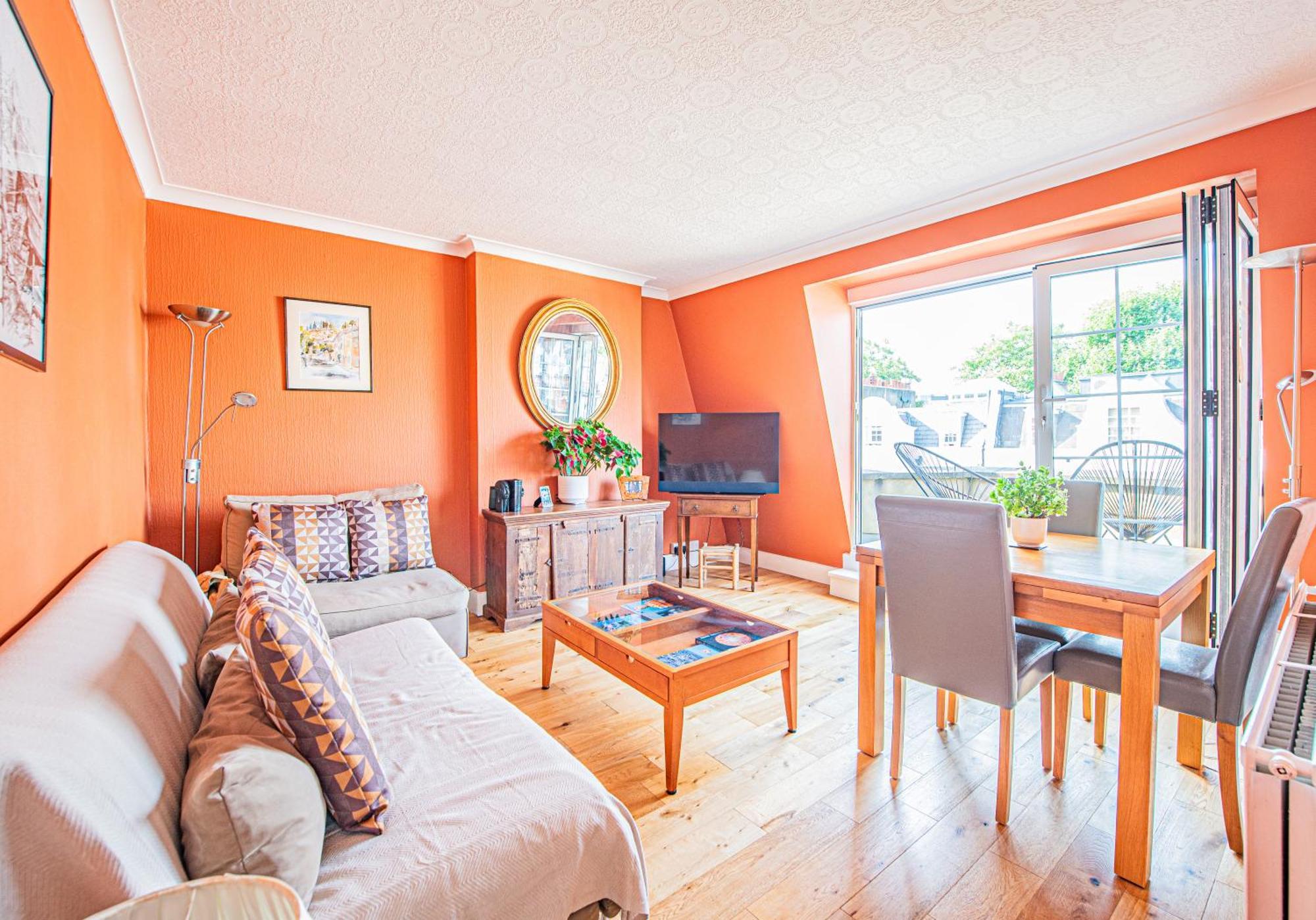 Bright 1-bed Flat With Balcony In West Kensington *